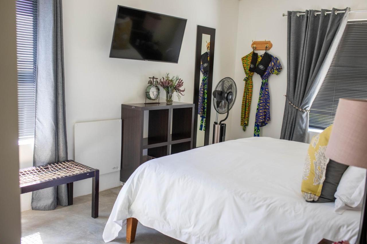 Stay At Friends Bettyʼs Bay Екстериор снимка