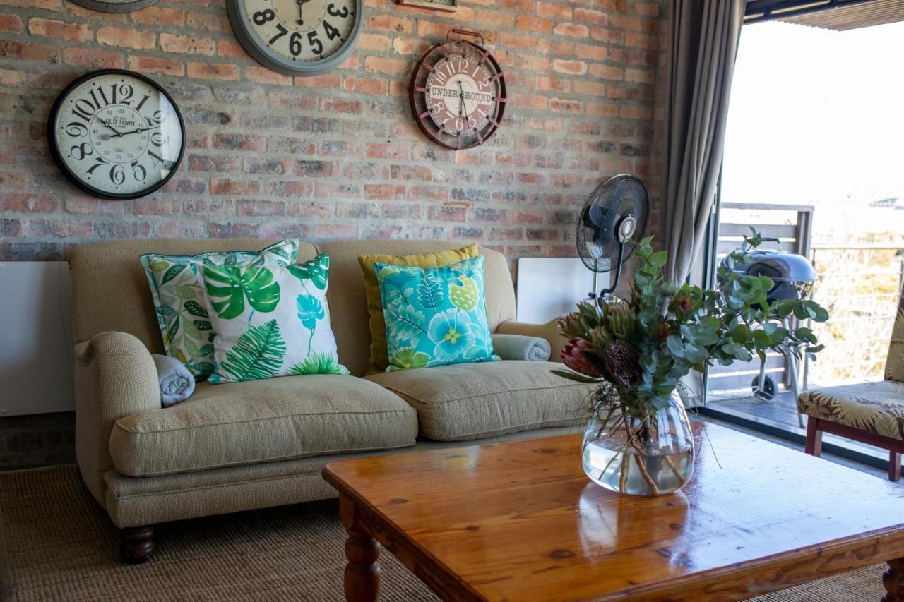 Stay At Friends Bettyʼs Bay Екстериор снимка
