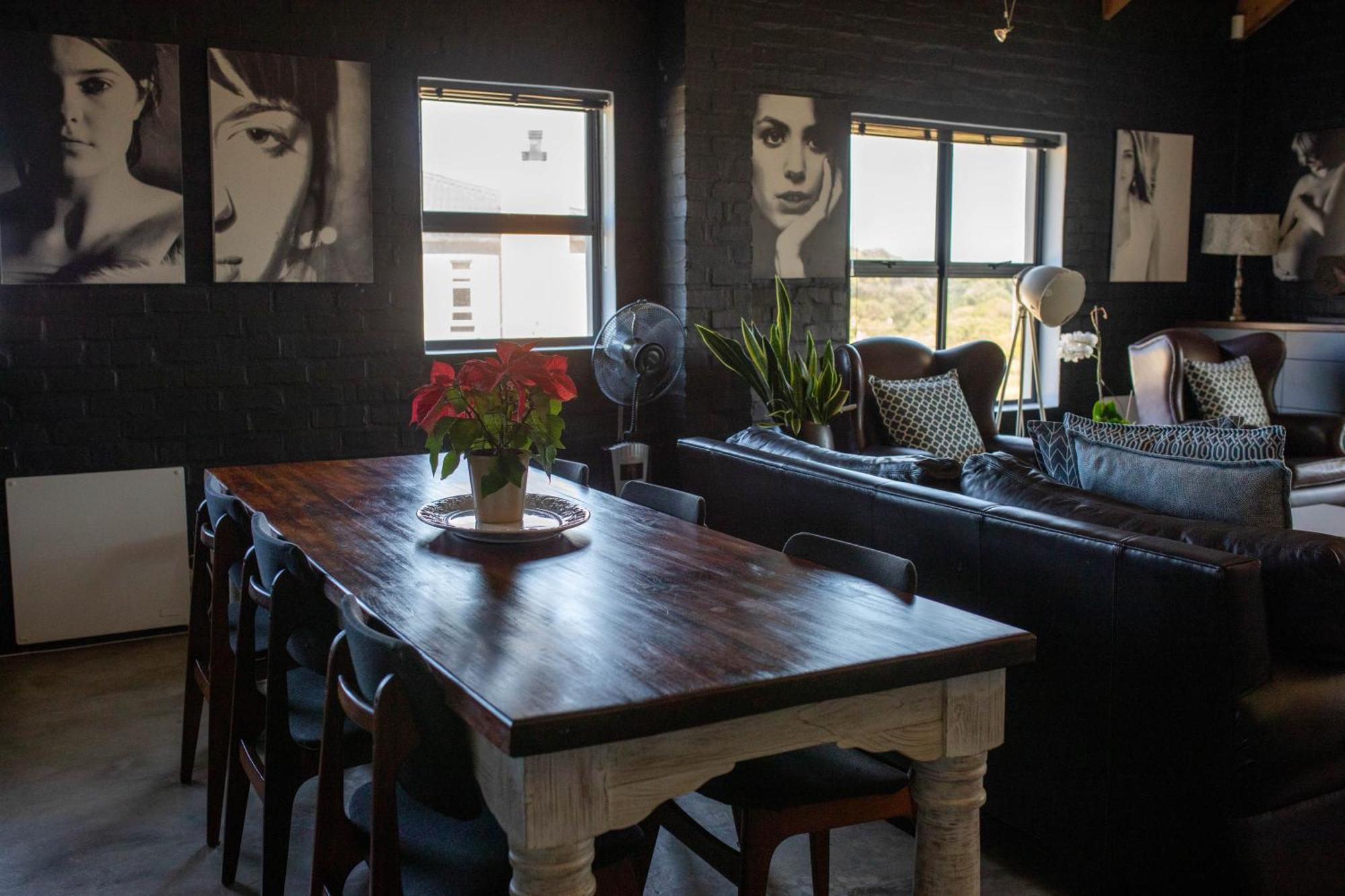 Stay At Friends Bettyʼs Bay Стая снимка