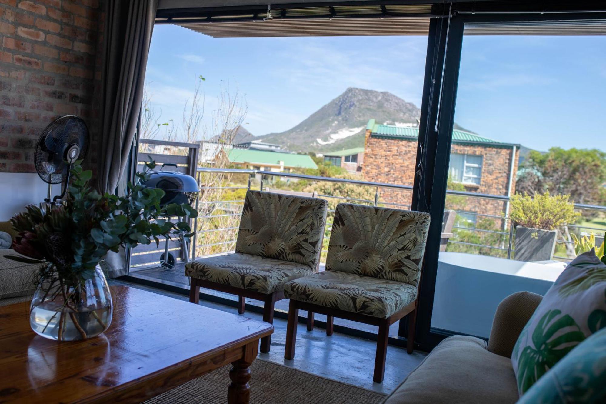 Stay At Friends Bettyʼs Bay Стая снимка