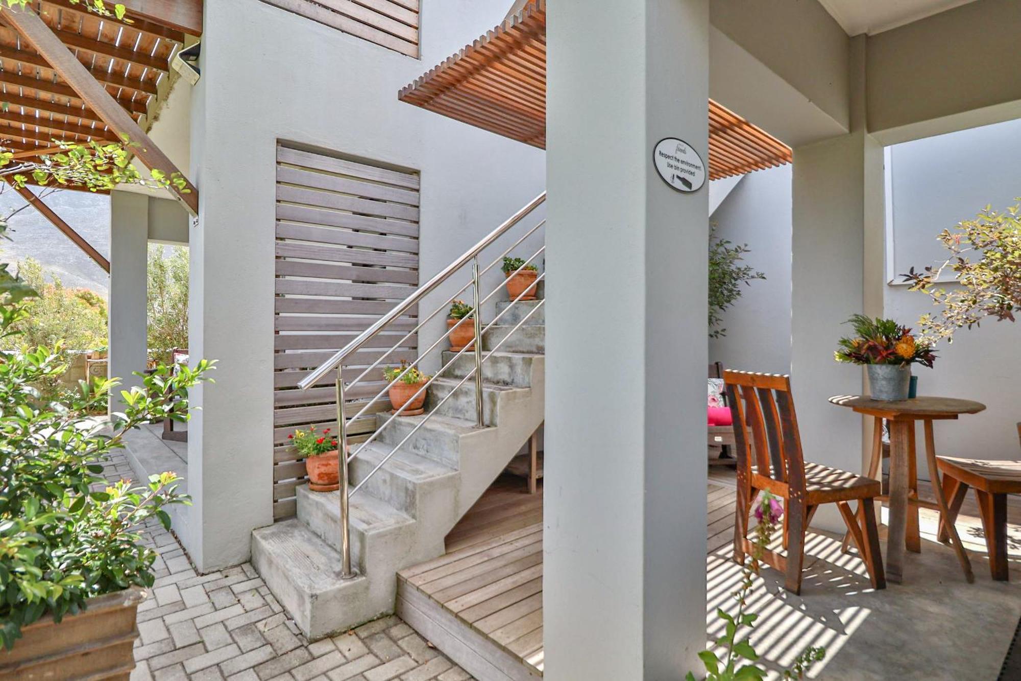 Stay At Friends Bettyʼs Bay Стая снимка