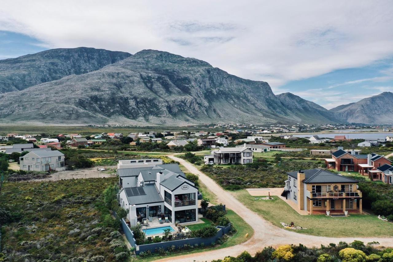 Stay At Friends Bettyʼs Bay Екстериор снимка